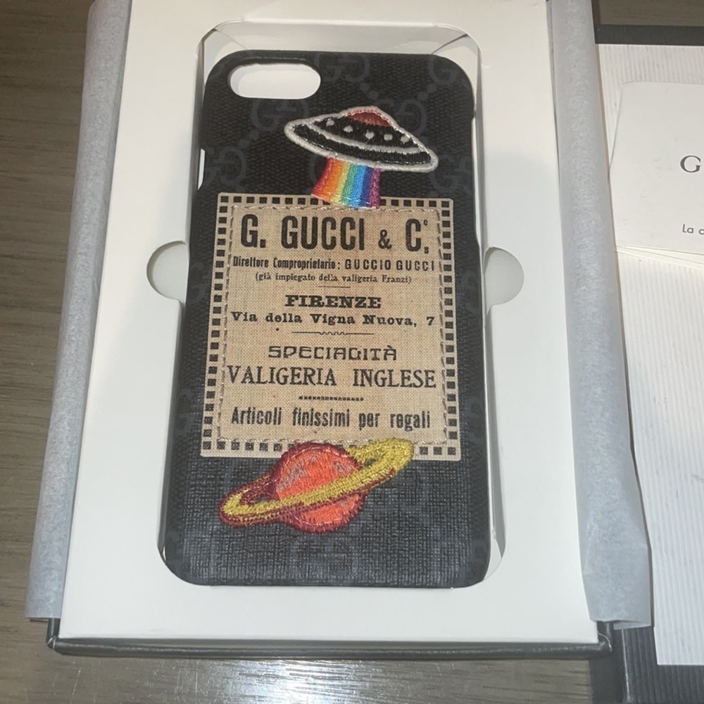 NIB AUTHENTIC GUCCI PHONE CASE​​​​​​ - Picture 4 of 8